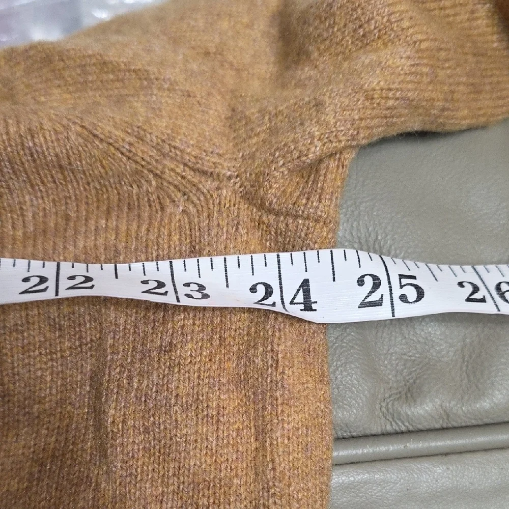 J. Crew Factory Men's  Sweater Wool‎ Blend Golden Caramel Crew Neck Sz L EUC.